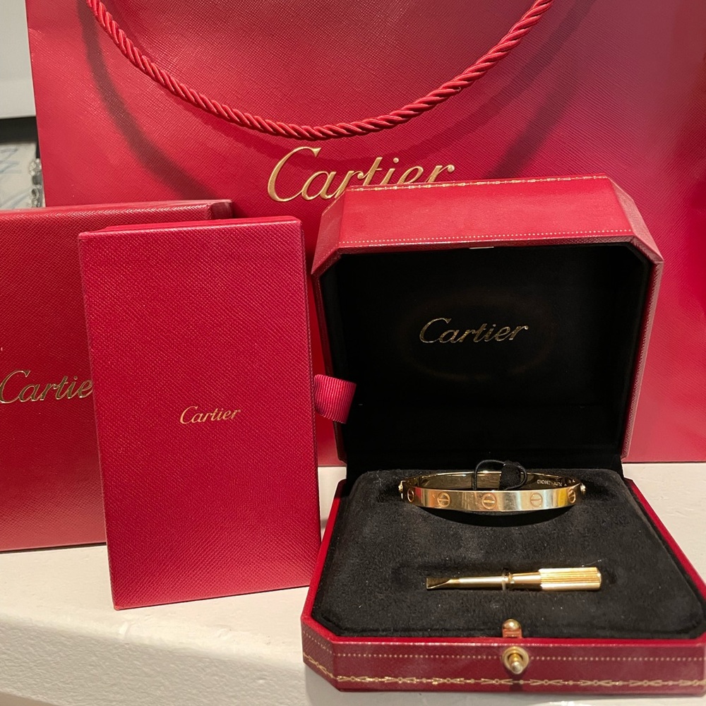 Cartier love bracelet gold size 17
